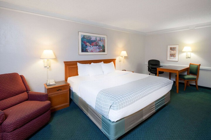Room 7 of 38