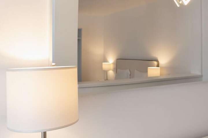 Room 9 of 28