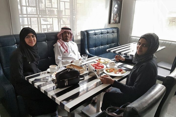 Dining 40 of 50