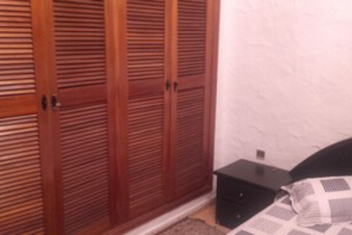 Room 9 of 10