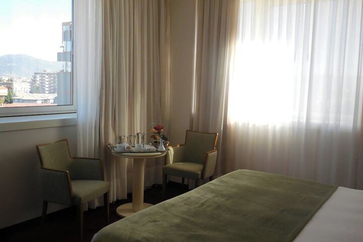 Room 9 of 44