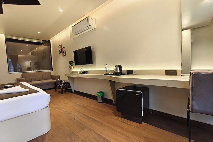 Room 42 of 90