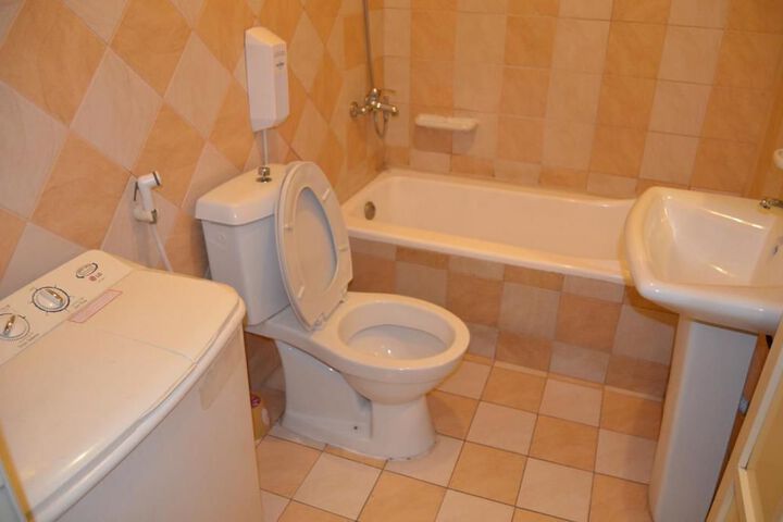 Room 4 of 25