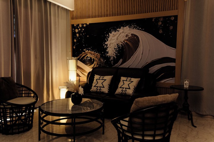 Lounge 60 of 72