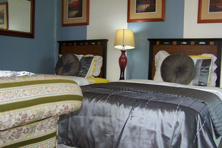 Room 2 of 3