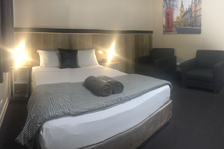 Room 10 of 41