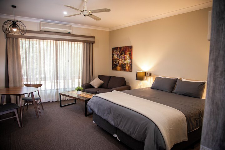 Room 9 of 48