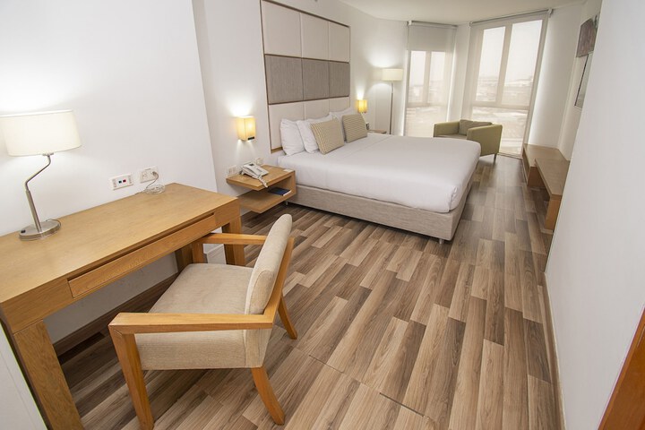 Room 9 of 50