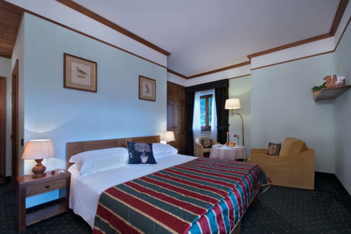Room 8 of 37