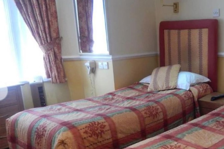 Room 15 of 32