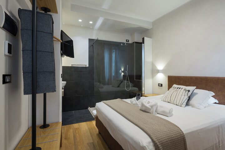 Room 10 of 50