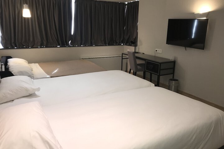 Room 11 of 42