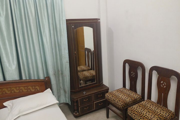 Room 5 of 22