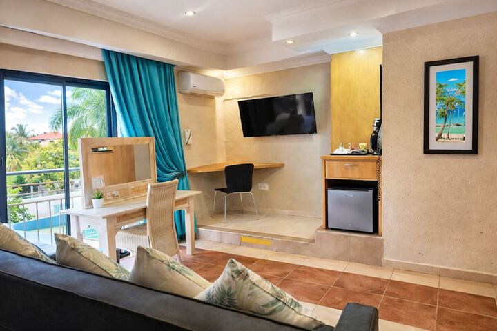 Room 8 of 40