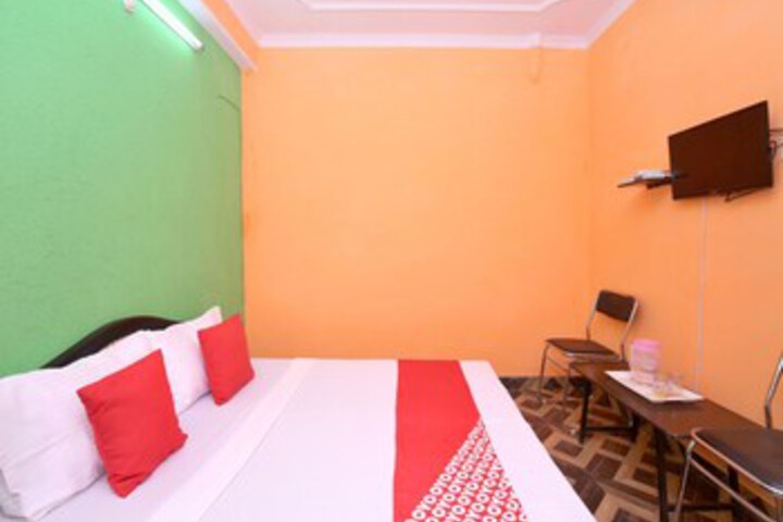 Room 13 of 23