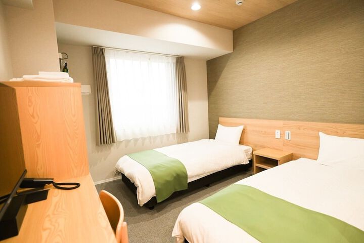 Room 4 of 48