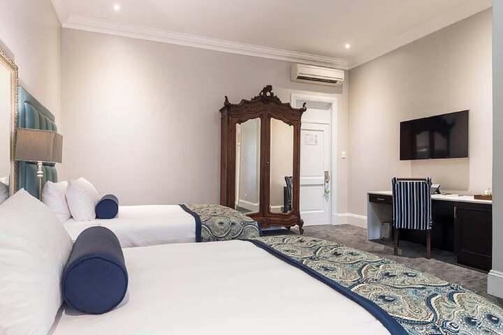 Room 12 of 31