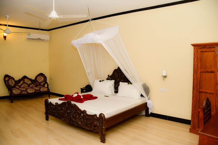 Room 40 of 92