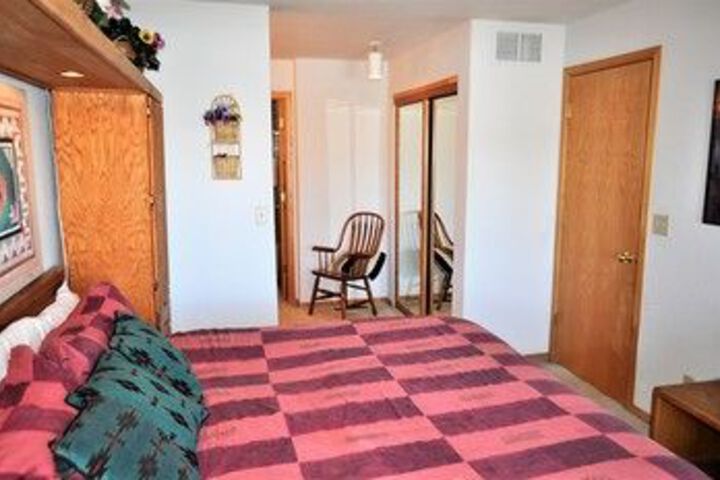 Room 77 of 195