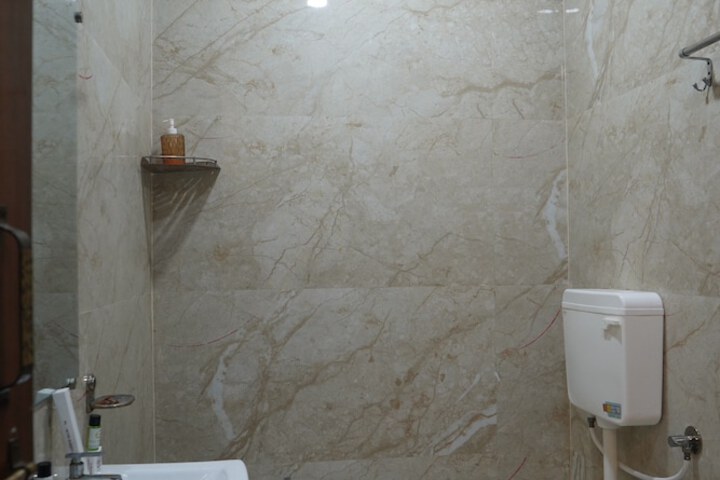 Room 16 of 24