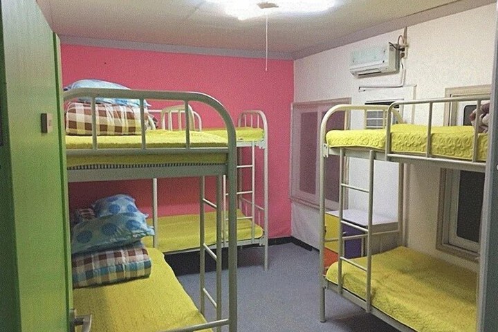 Room 10 of 22