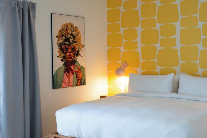 Room 12 of 68