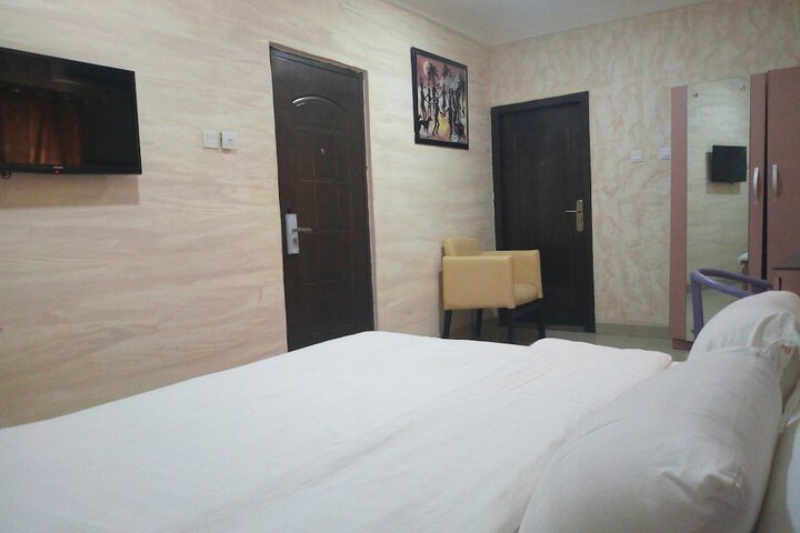 Room 12 of 44