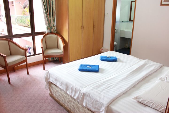 Room 26 of 270