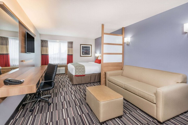 Room 4 of 26