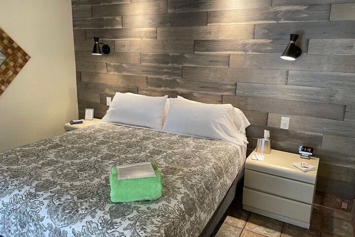 Room 4 of 30