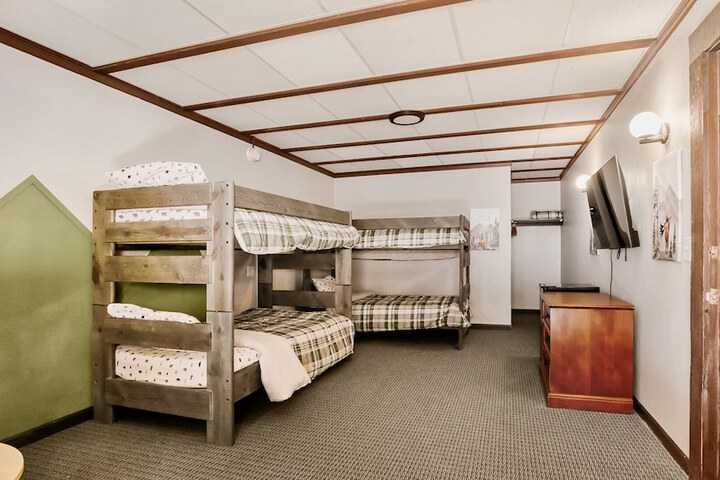 Room 12 of 39