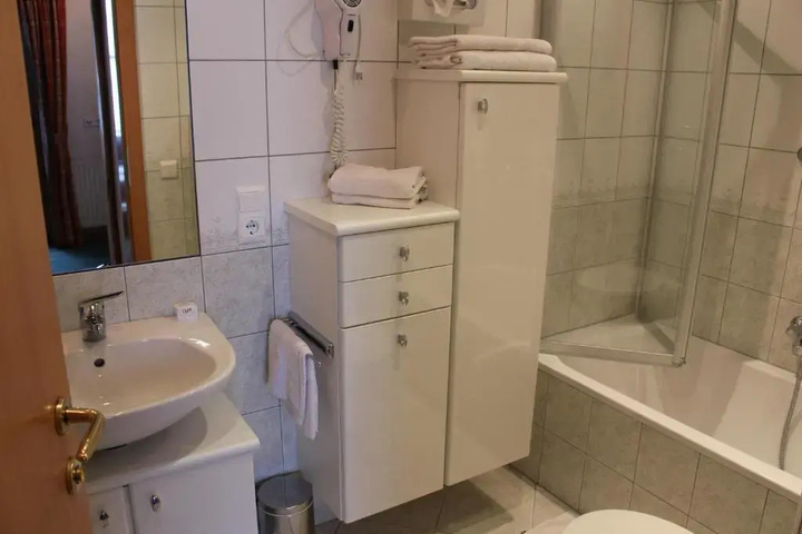 Room 7 of 7