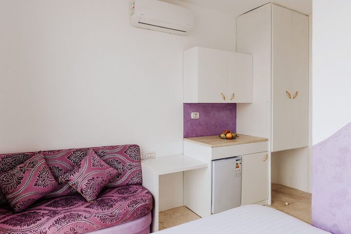 Room 14 of 98