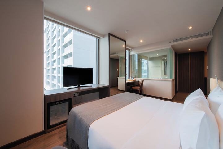 Room 28 of 140