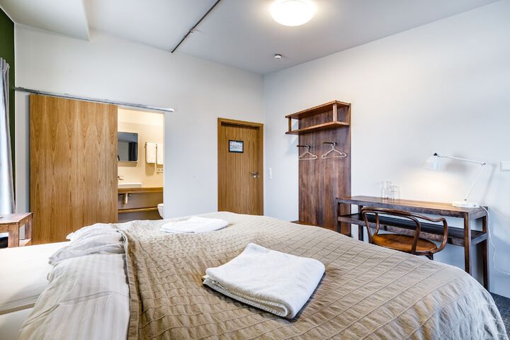Room 15 of 29