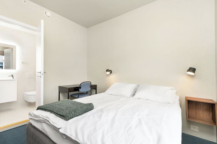 Room 9 of 57