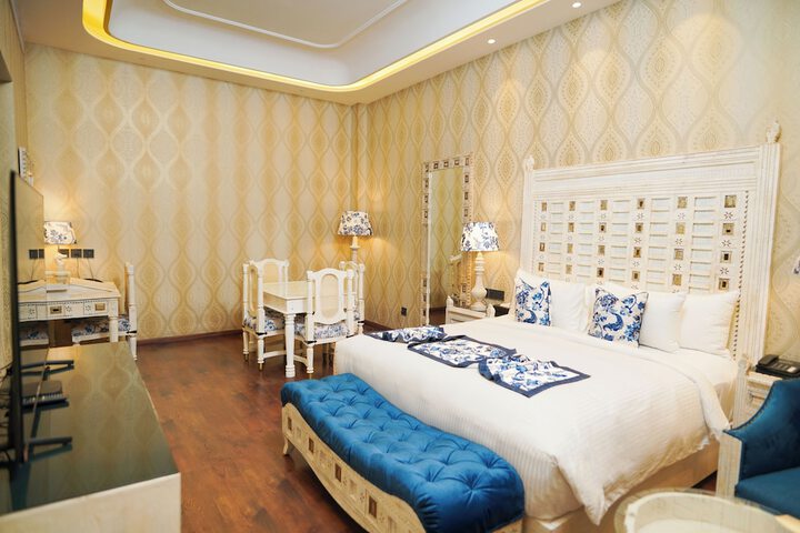 Room 2 of 12