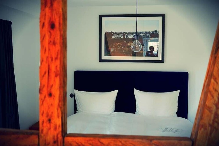 Room 13 of 79