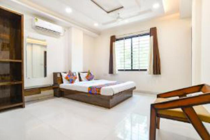 Room 10 of 20