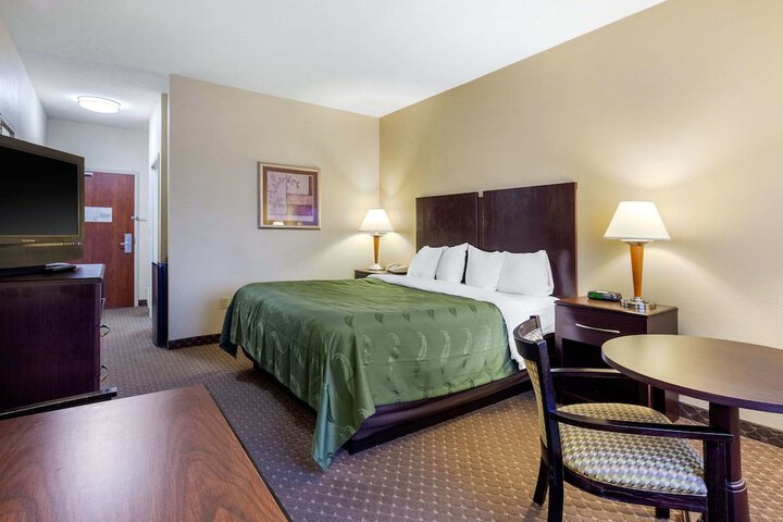 1 King Bed Mobility Accessible (14 of 16)