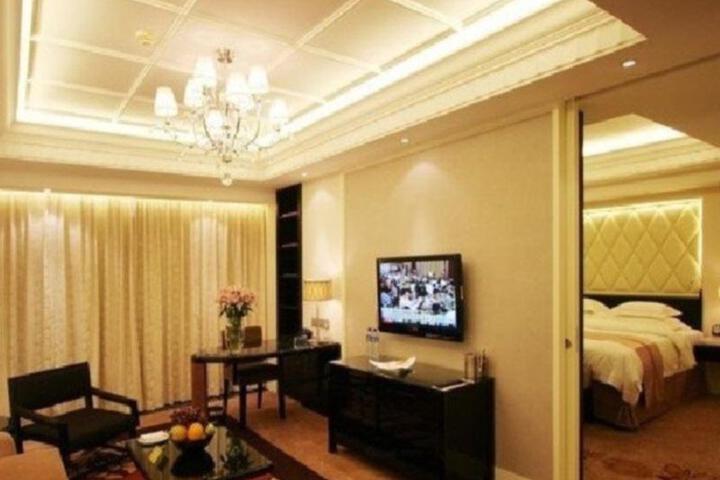 Room 2 of 11