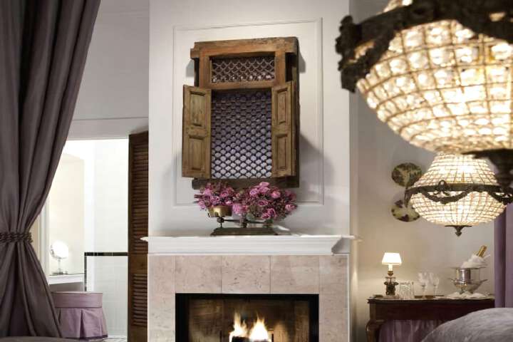 Room 4 of 28