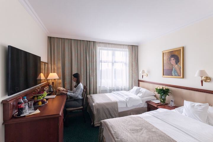Room 14 of 86