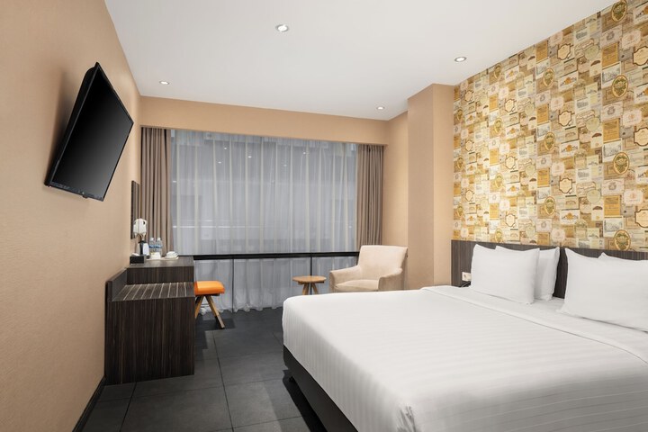 Room 8 of 25