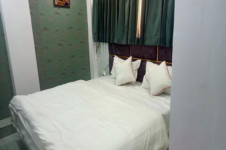 Room 12 of 21