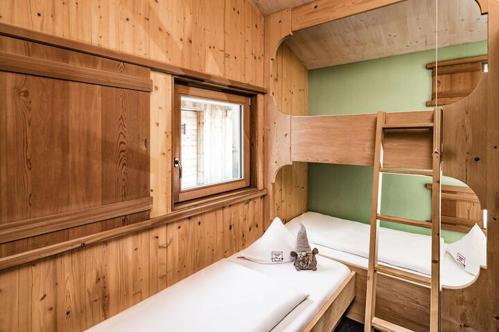 Room 3 of 40