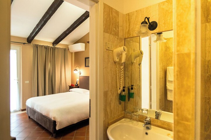 Room 19 of 48
