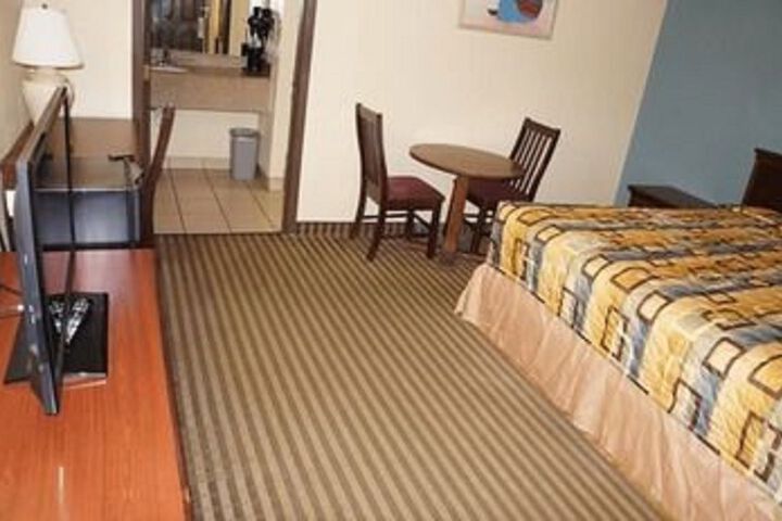 Room 3 of 16