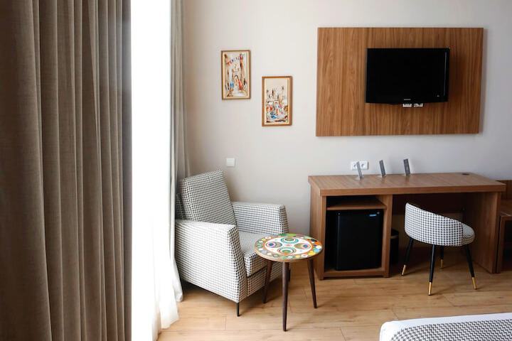 Room 17 of 80