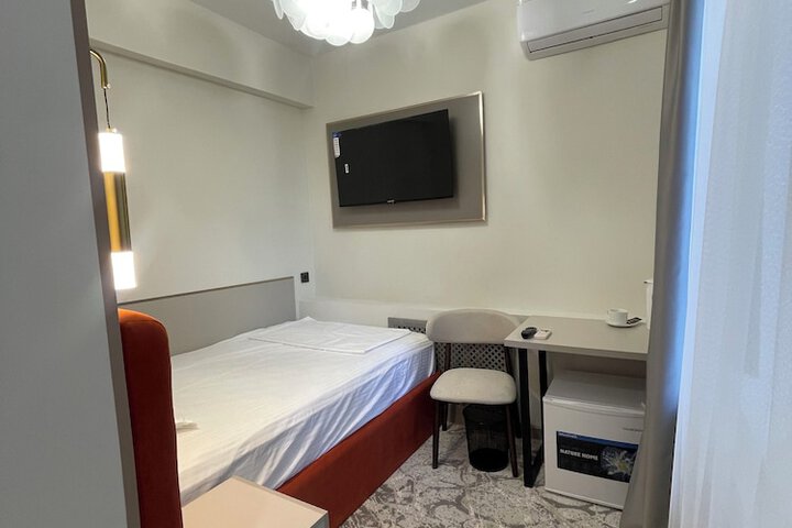 Room 42 of 127